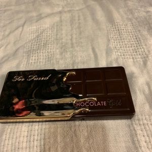 Too Faced chocolate gold eyeshadow palette